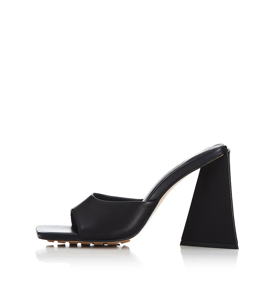 ALIAS MAE Womens Rini Heels - Black Leather