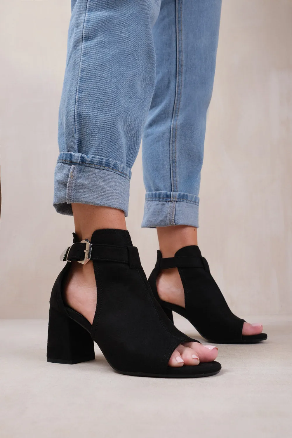 LISA WIDE FIT BLOCK HEEL WITH SIDE BUCKLE AND OPEN TOE FRONT IN BLACK SUEDE