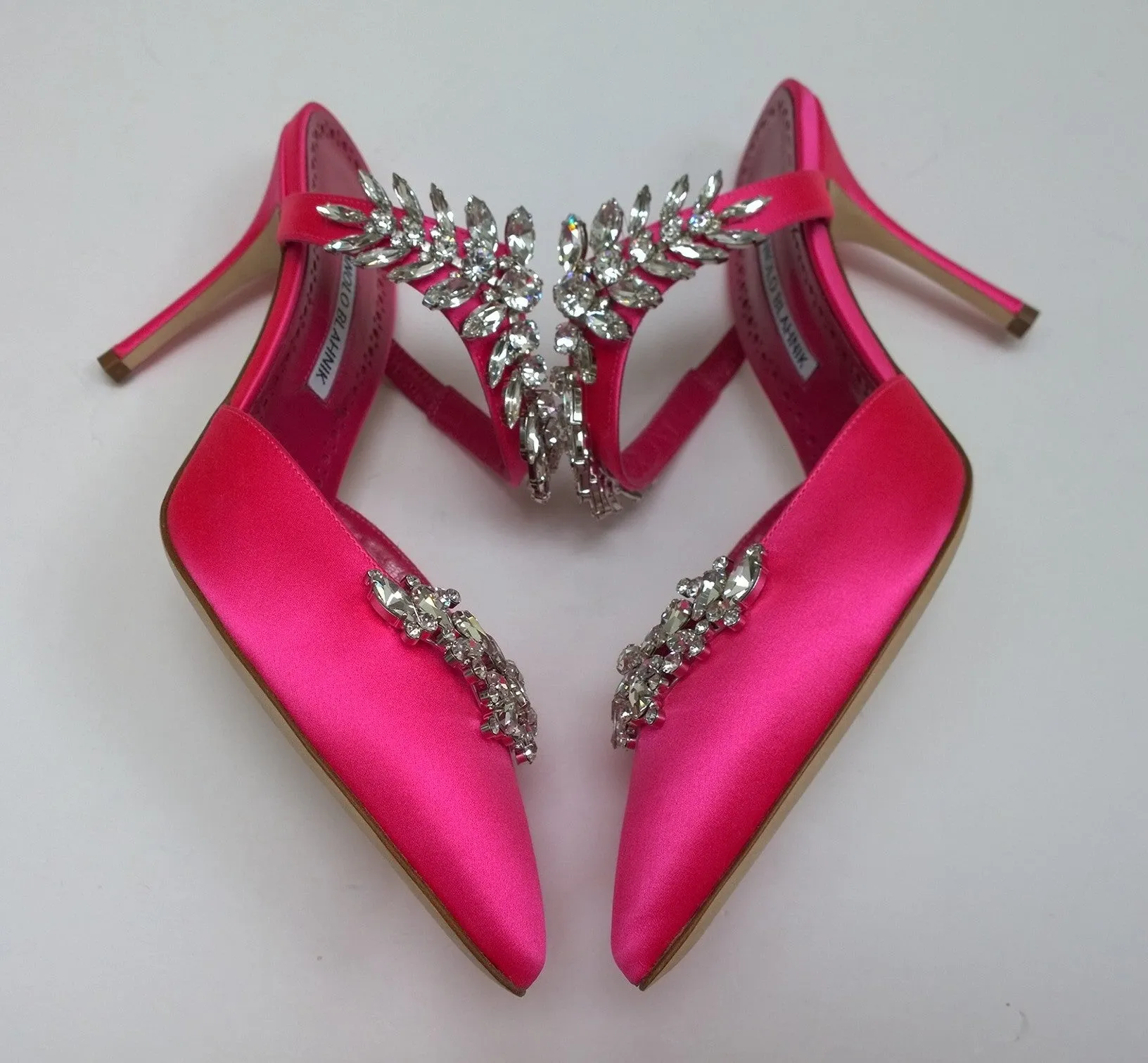 Manolo Blahnik Lurum 90 Heels in Pink Satin with Strass Rhinestone Mules